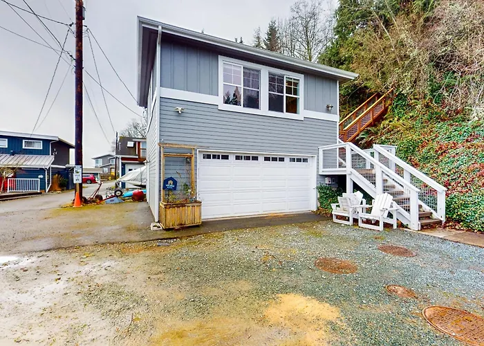 Tyee Shoreline Retreat B