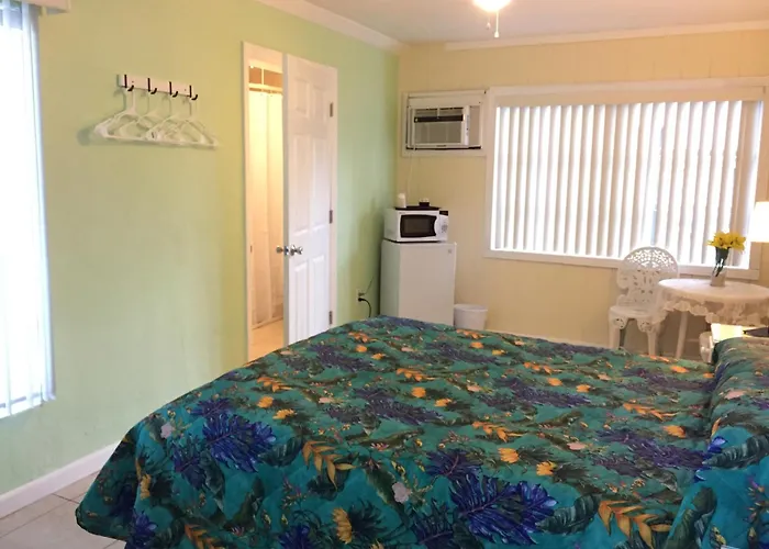 Cheap hotel: Seafarer Key Largo Resort And Beach