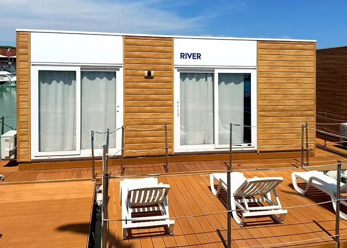 Haustierfreundliches Hotel: Marina Uno Floating Resort