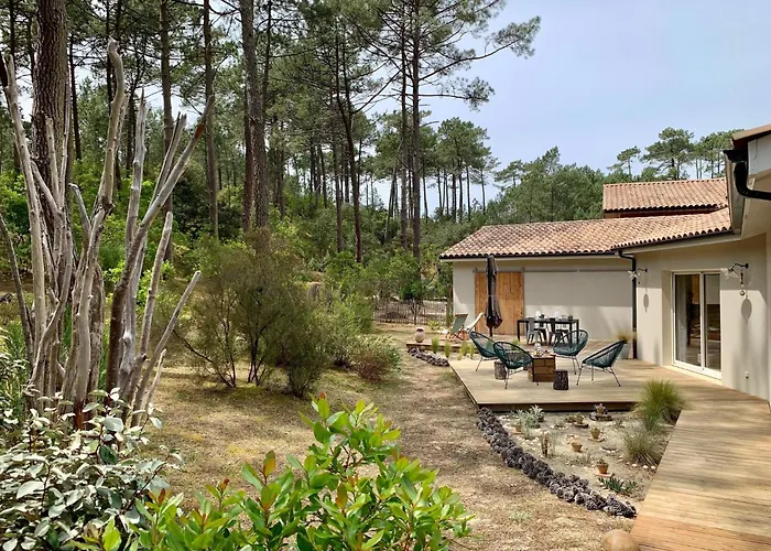 Chic Retreat By The Dunes