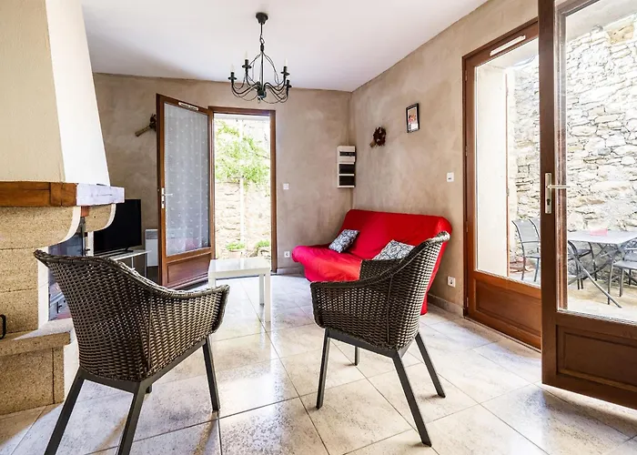 Vineyards & Village Stay