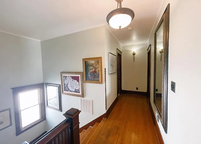 Victorian Home In Original Grandeur Downtown