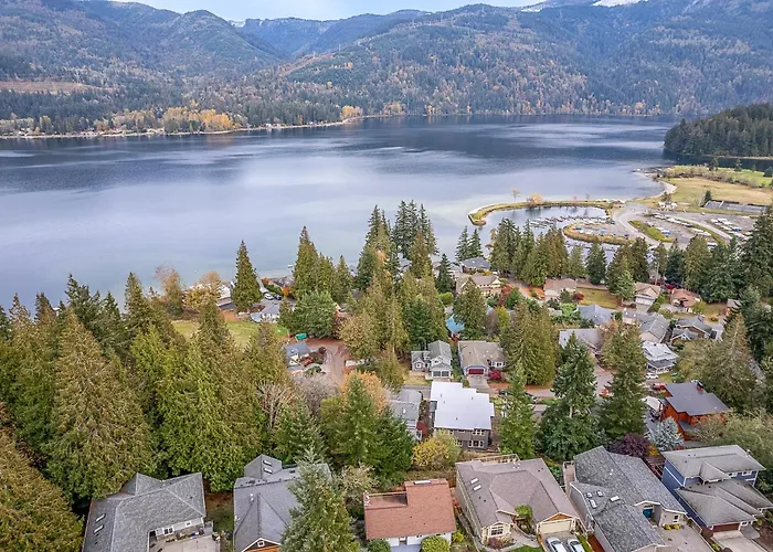 Lake View Lodge