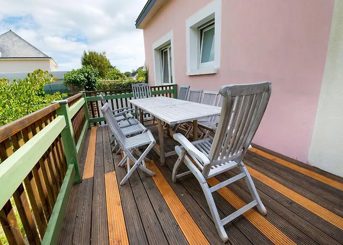 Beachside Family Villa In Le Pouldu