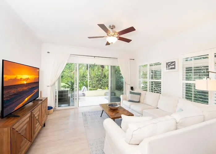 Crescent Point #9: 3Bed Condo