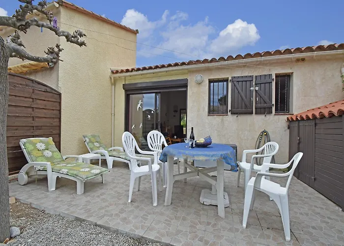 Villa In Saint-Cyprien With Sea View