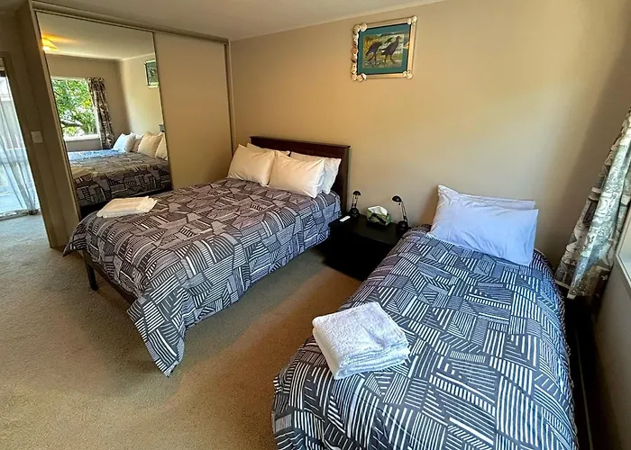 Matarangi Beachfront - Matarangi Holiday Home
