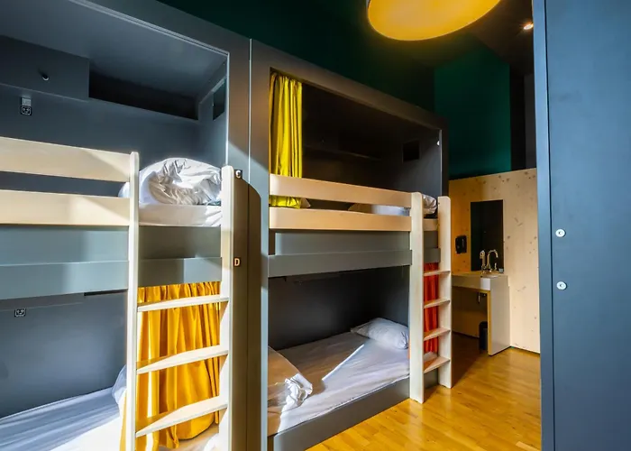 Hotel pres du College: The People - Strasbourg