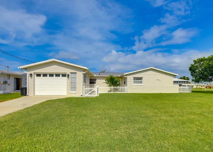 Canal-Front Haven: Pool, Dock & Lanai In Palmetto