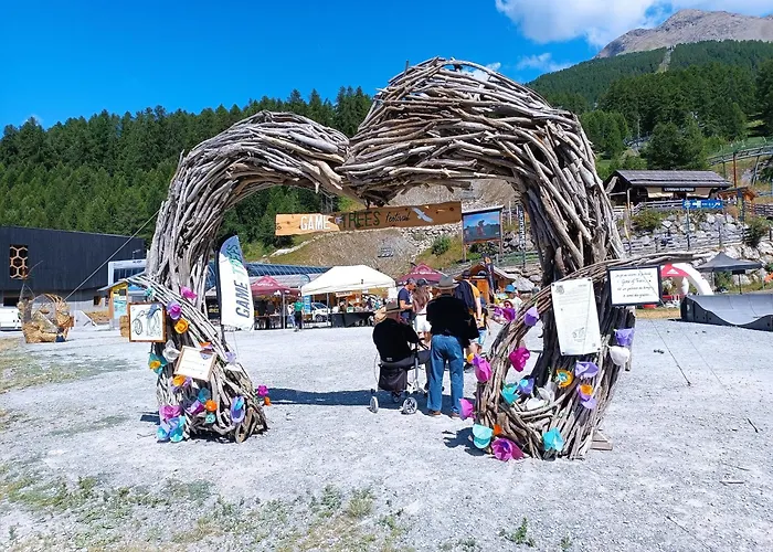 T2 Les orres 1800 pied des pistes avec piscine