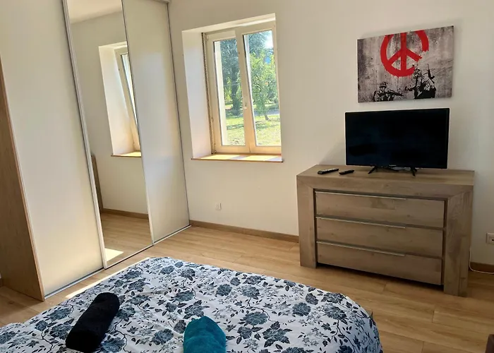 L indémodable rénové spacieux et lumineux avec 2 chambres