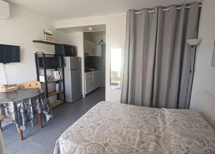 Studio avec jardinet et balcon idéalement situé
