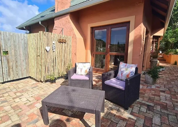 Firefly Cottage: Cosi Nest Tucked Away In Garden