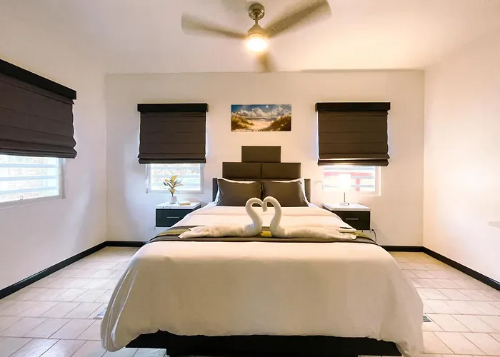Deany'S Uptop Luxury Suite