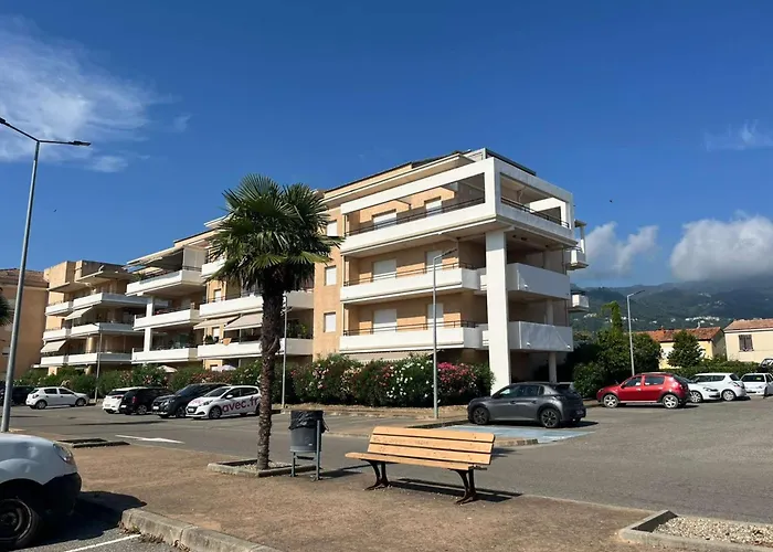 MORIANI Centre Lumineux T3 à deux pas de la mer et commerces