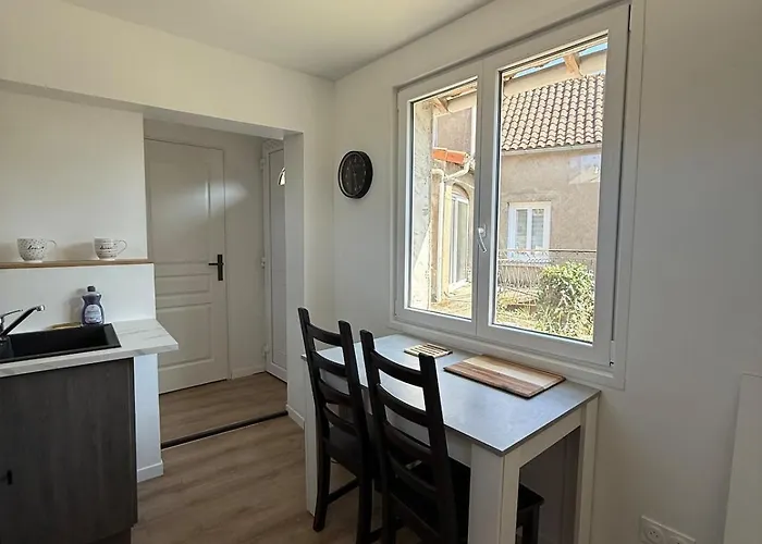 Fully Equipped One-Bedroom Apartment, Unpack Your Bags