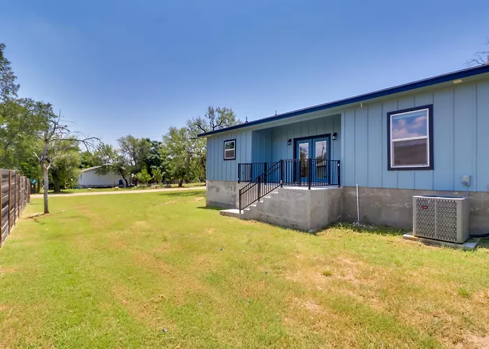 Quiet Hill Country Home: 1 Mi To Lake Lbj Access!