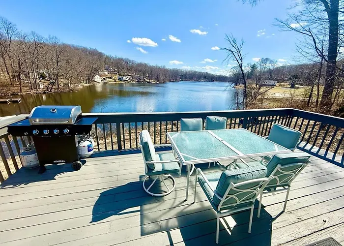 Lux Lake Neepaulin Frontage & Panoramic Views Home