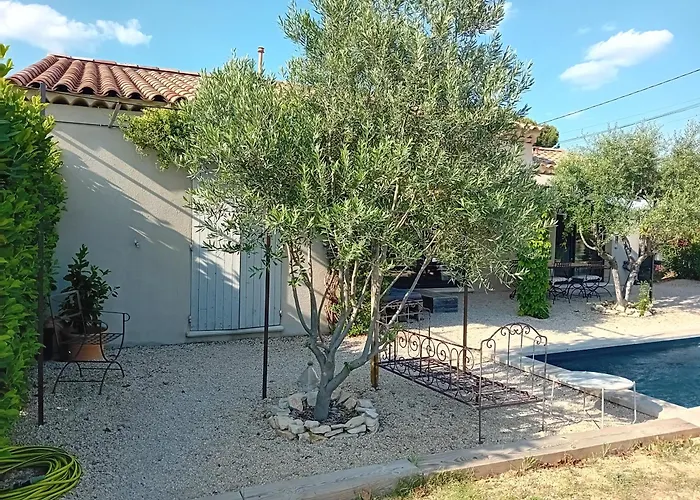 Villa de charme à Cucuron au pied du luberon