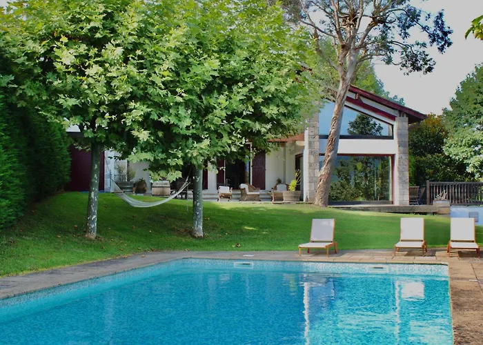 Somptueuse Villa Basque Avec Vue Sur La Rhune Et Grand Jardin - Fr-1-239-1145