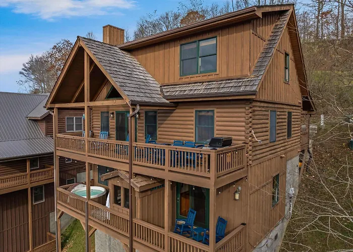 4Br Cabin With Ski Resort, Mtn Views & Hot Tub