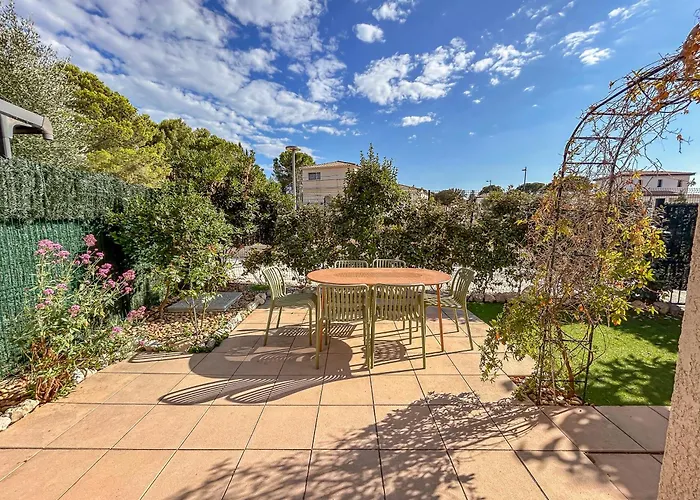 Villa sud famille jardin piscine plage&nature