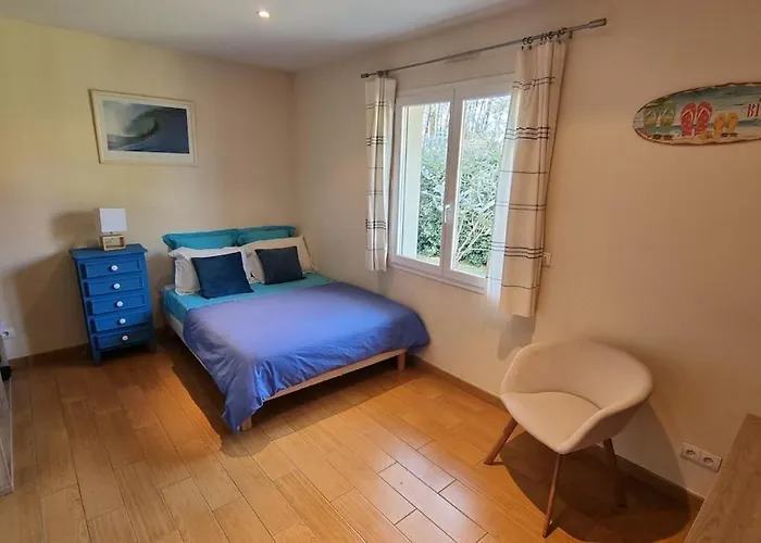 Villa avec grand jardin pour 6 personnes proche lac et océan