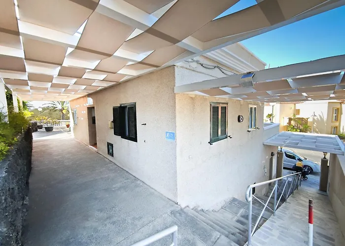 Apartamentos Charco Del Conde