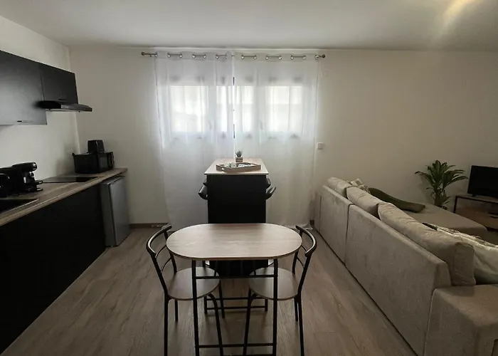 Cozy T2 chaleureux neuf appartement 15 Min proche de la mer