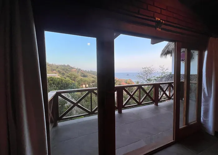 Charming Ocean View Apartment, Casa Xochi