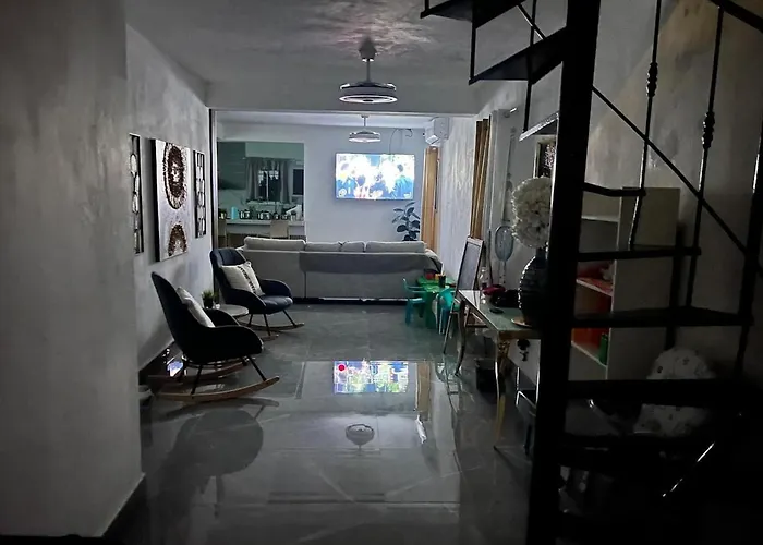 Villa Medrano Home With Pool