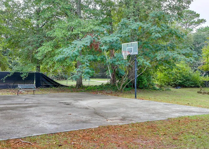Backyard Oasis W/ Pool: Sunny Sumter Studio!