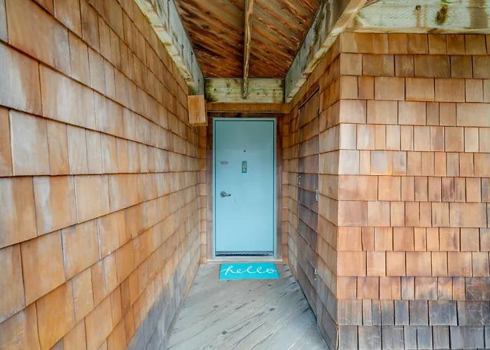 Oceanfront Watsonville Condo W/ Beach Access!
