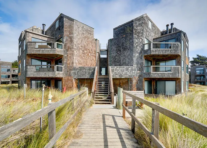 Oceanfront Watsonville Condo W/ Beach Access!