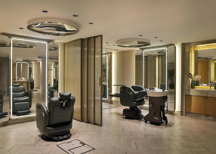 Jacuzzi hotel: Shangri-La Eros New Delhi