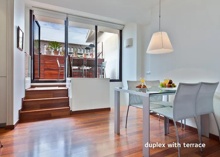 Inside Barcelona Apartments Mercat