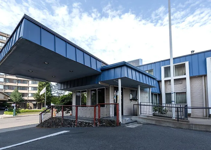 Beach hotel: District Hotel By Oyo Portland Convention Center