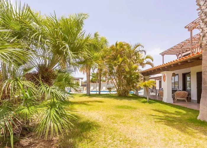 La Quinta Heights -6 Bed -Private Pool