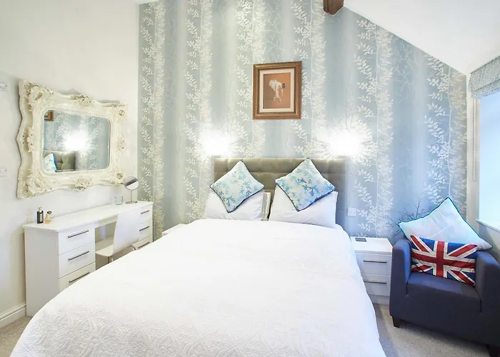 Host & Stay - Rosella Cottage