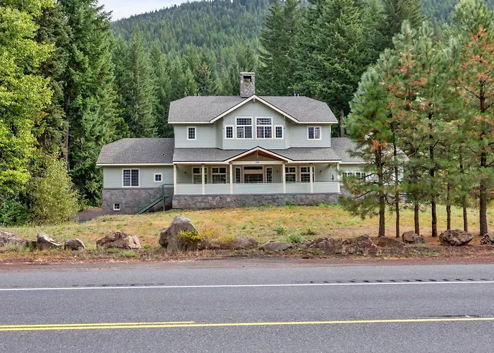 The Chinook Lodge At Government Camp - Meredith Lodging