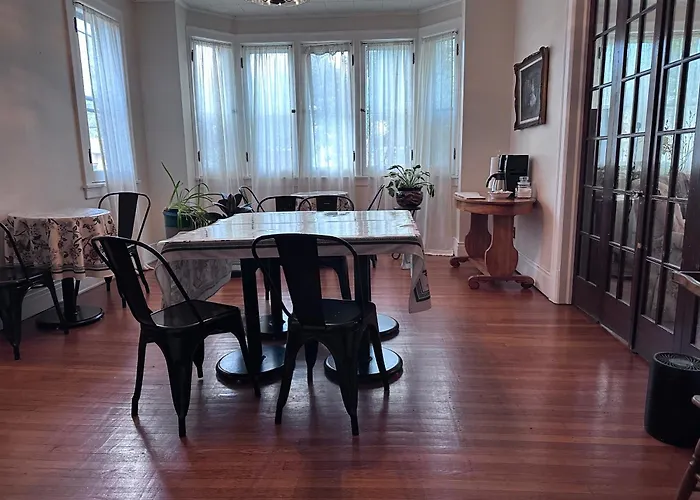Moreland Guesthouse Historic Former Nuns Convent Homestay
