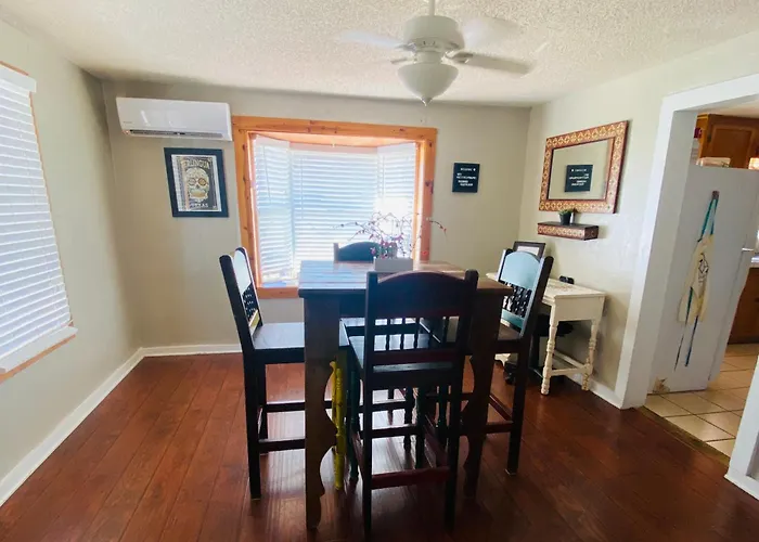 Casa De Amigos