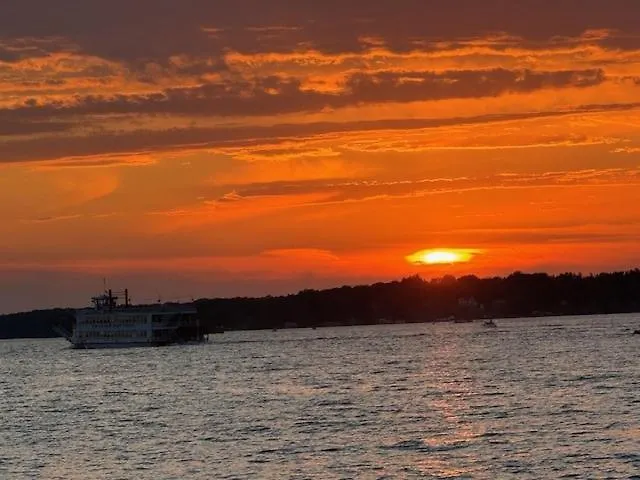 Apple Tree Cottage -1000 Islands