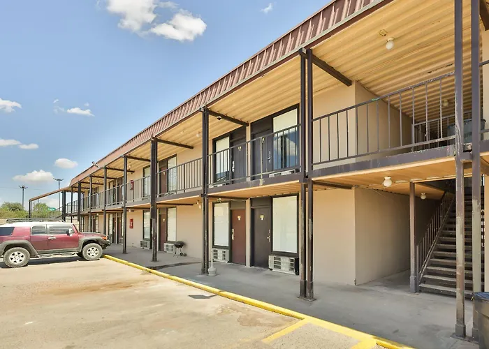 West Texas Inn & Suites With Kitchenette