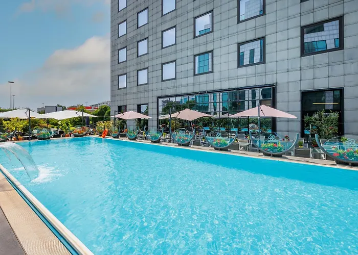 Hotel Con Piscina IH s Milano Lorenteggio