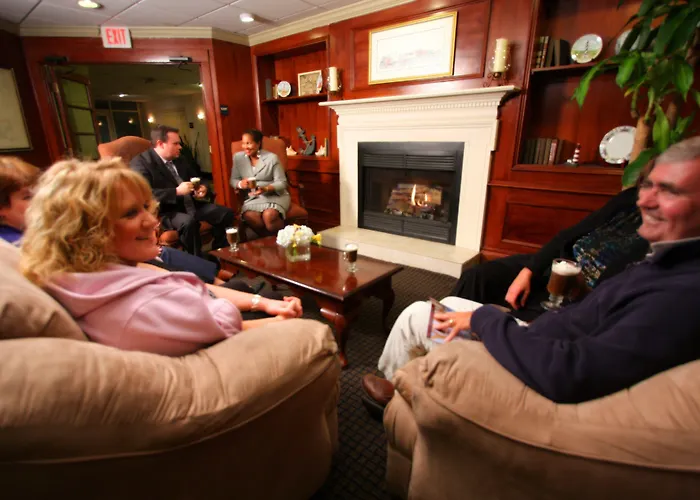 Family Hotel: The Newport Harbor Hotel & Marina