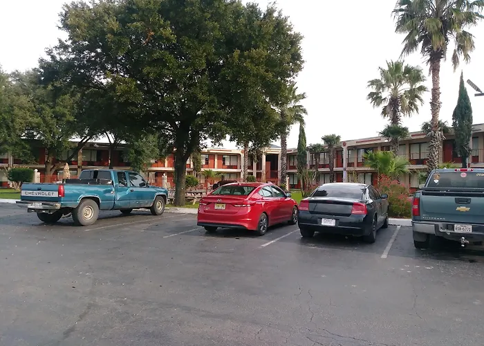 Knights Inn San Antonio Near Frost Bank Center