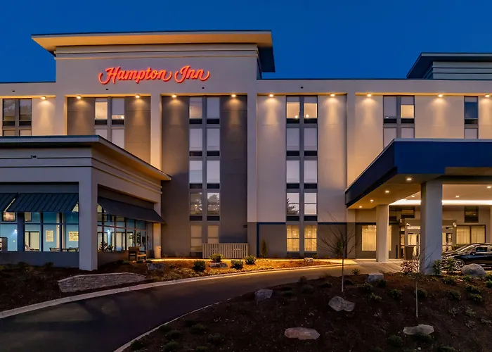 Hot Tub in Room Hampton Inn Asheville-Tunnel Road