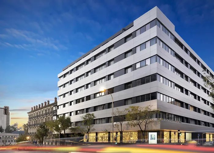 Hotel familiar: Melia Madrid Serrano