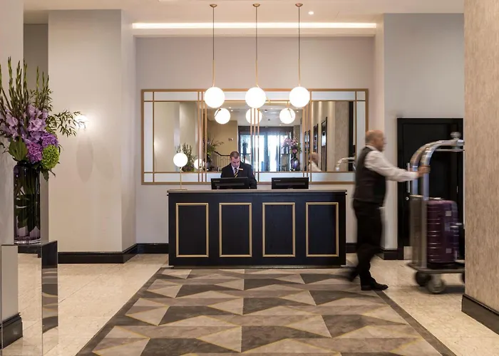 Hotel familiar: The Cavendish London